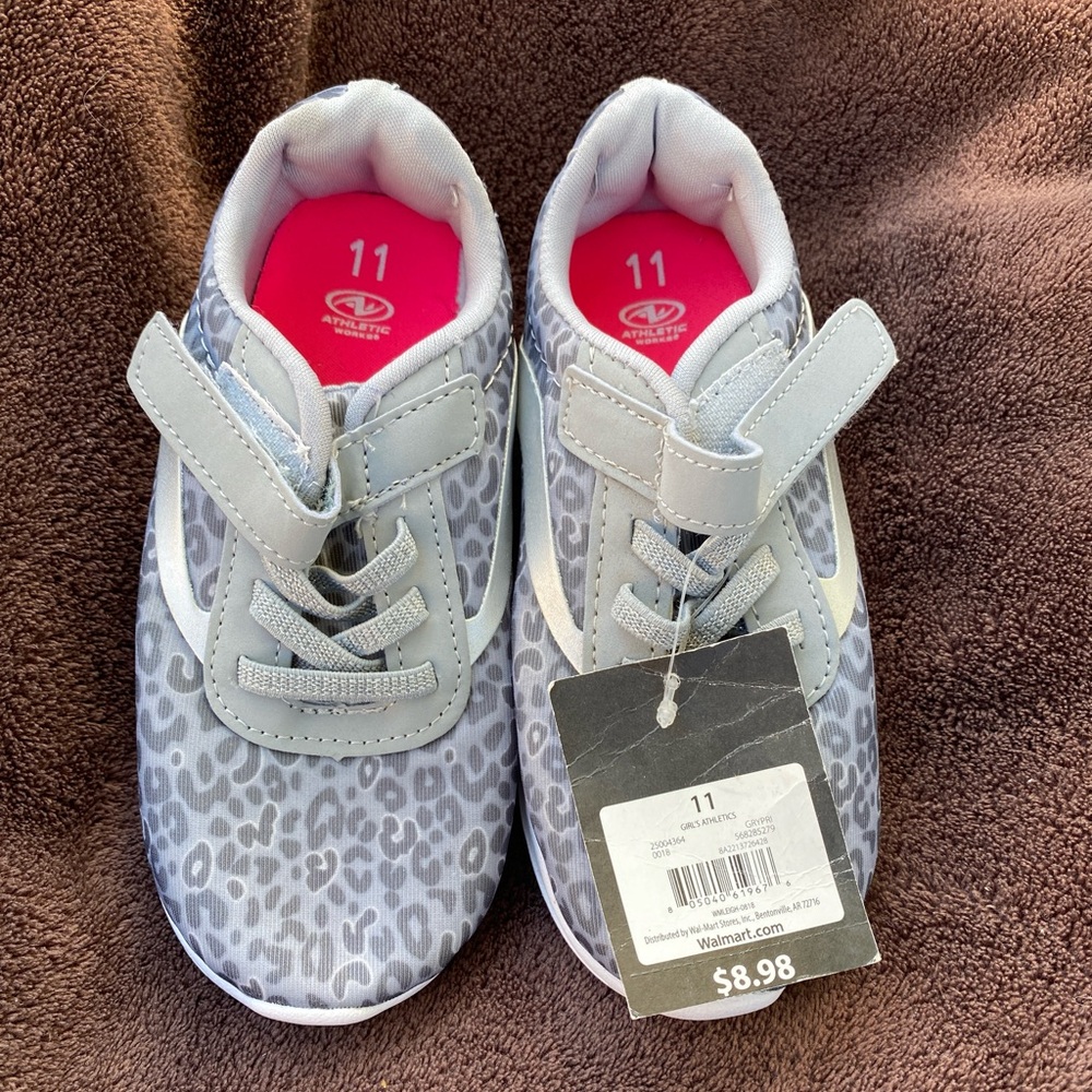 Brand New Girls Shoes - Picture 2 of 3